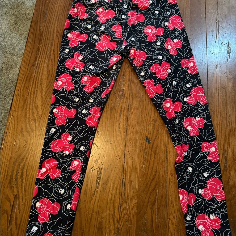 RARE LuLaRoe Black and Red Minnie Mouse Leggings - Tall & Curvy - Picture 3 of 5